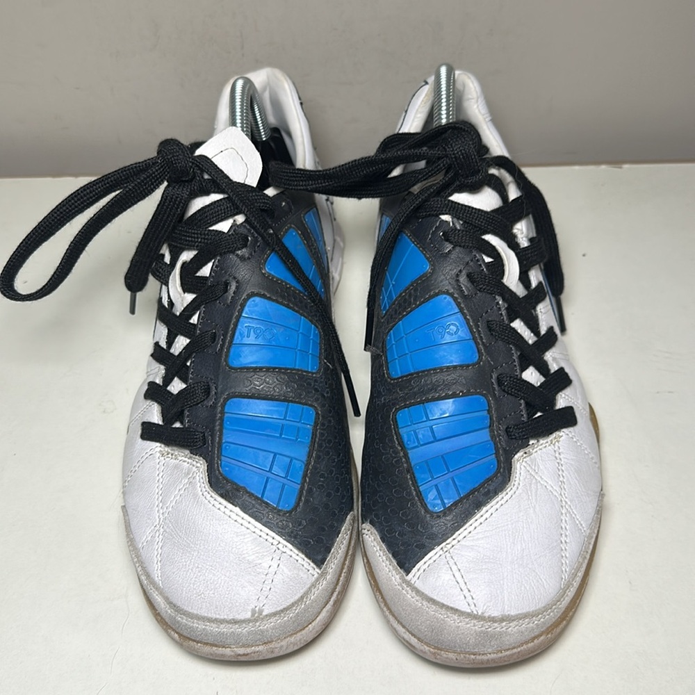Nike White and Blue total 90 indoor sneaker shoe t90